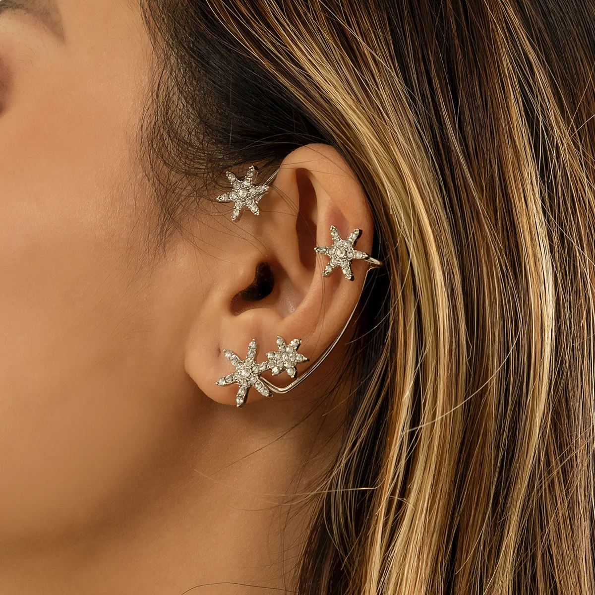 

1pcs Temperament Inlaid Snowflake Women's Ear Clip Without Ear Hole Unique Design French Star Auricle Ear Hook Hipster Jewelry