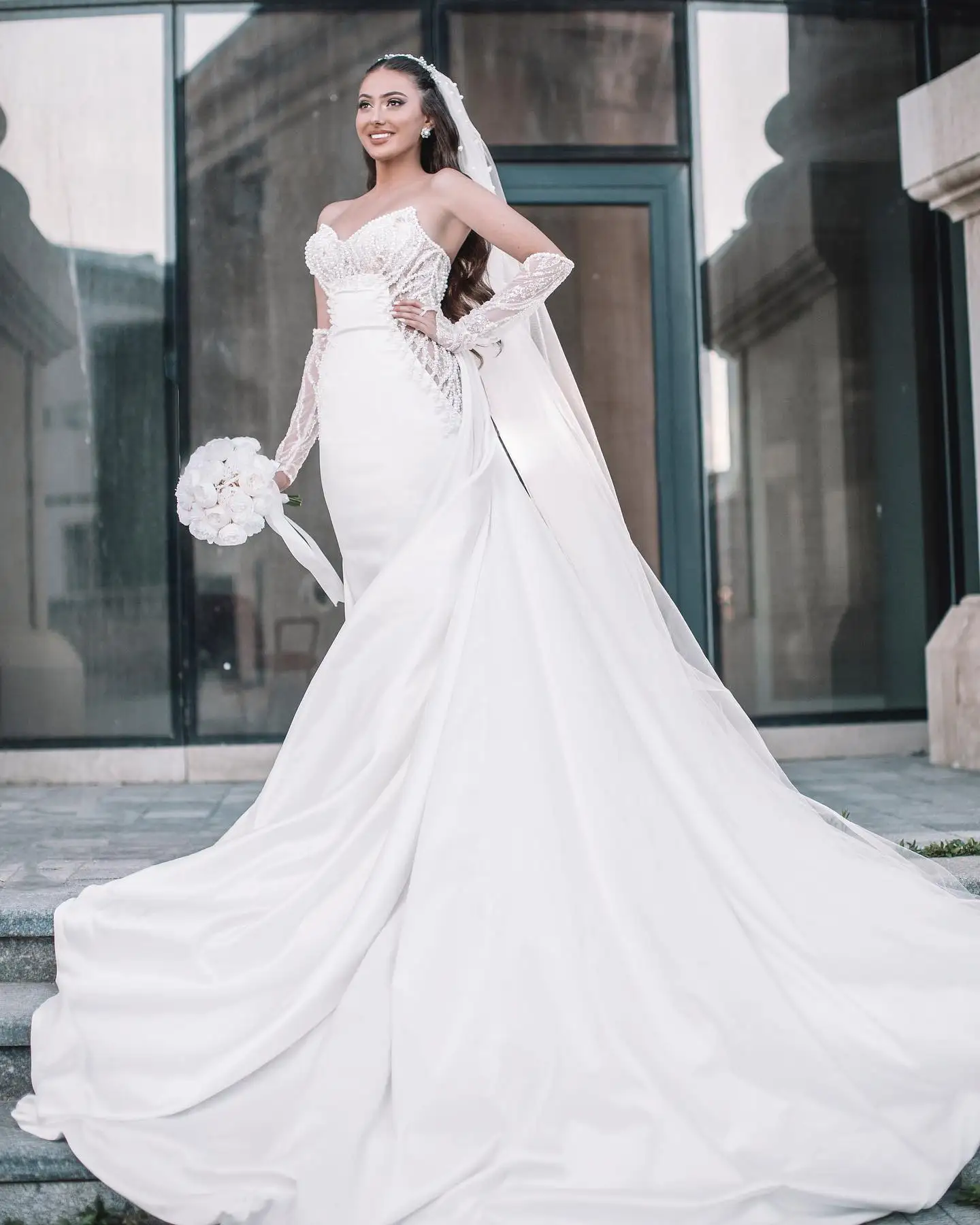 

Exquisite Mermaid Pearls Bridal Gowns Strapless Sequins Wedding Dress Custom Made with Overskirts Vestido de novia