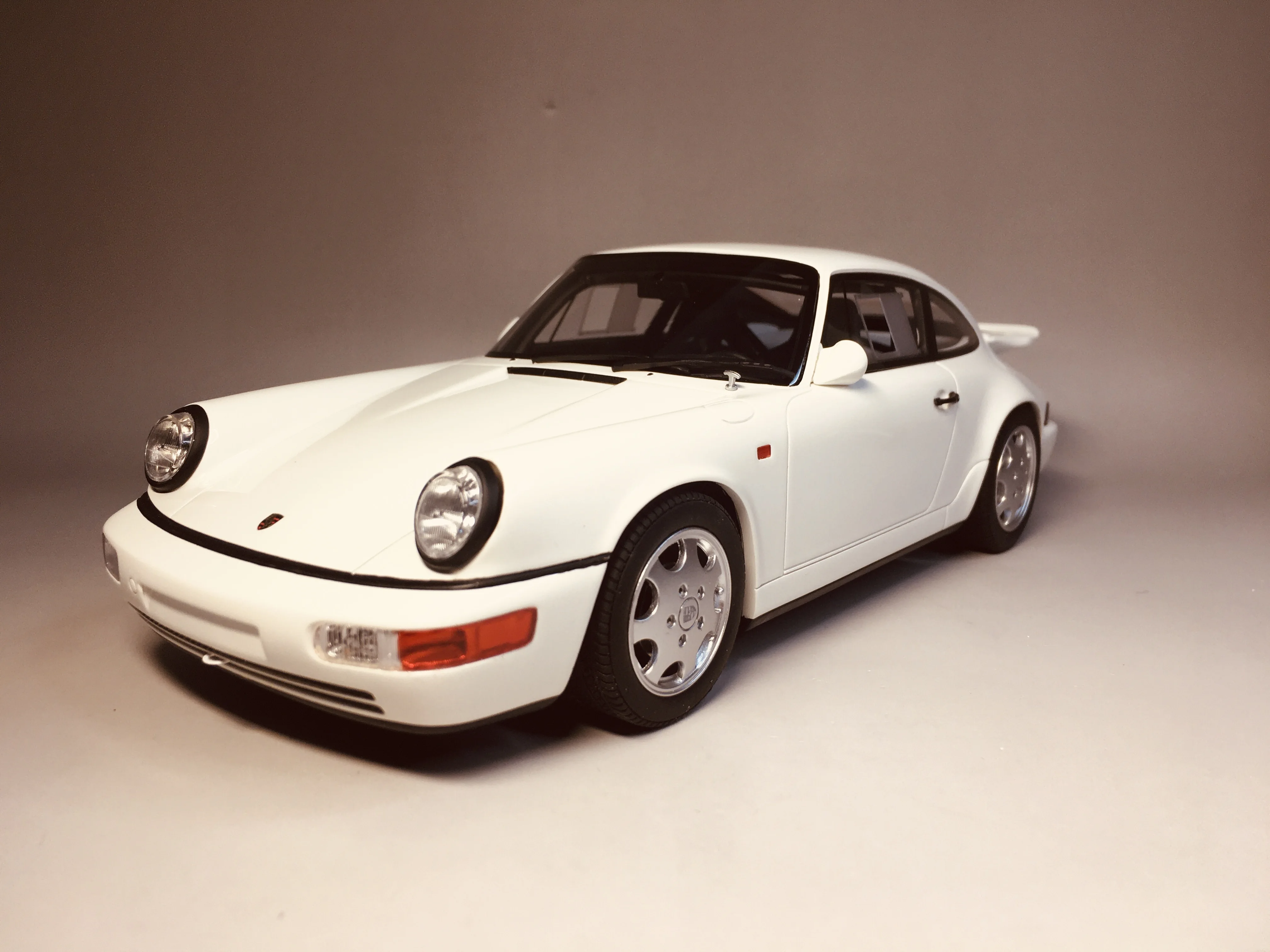 

GT Spirit 1/18 964 Carrera 4 Lightweight GT319 Resin Model Car Collection Limited