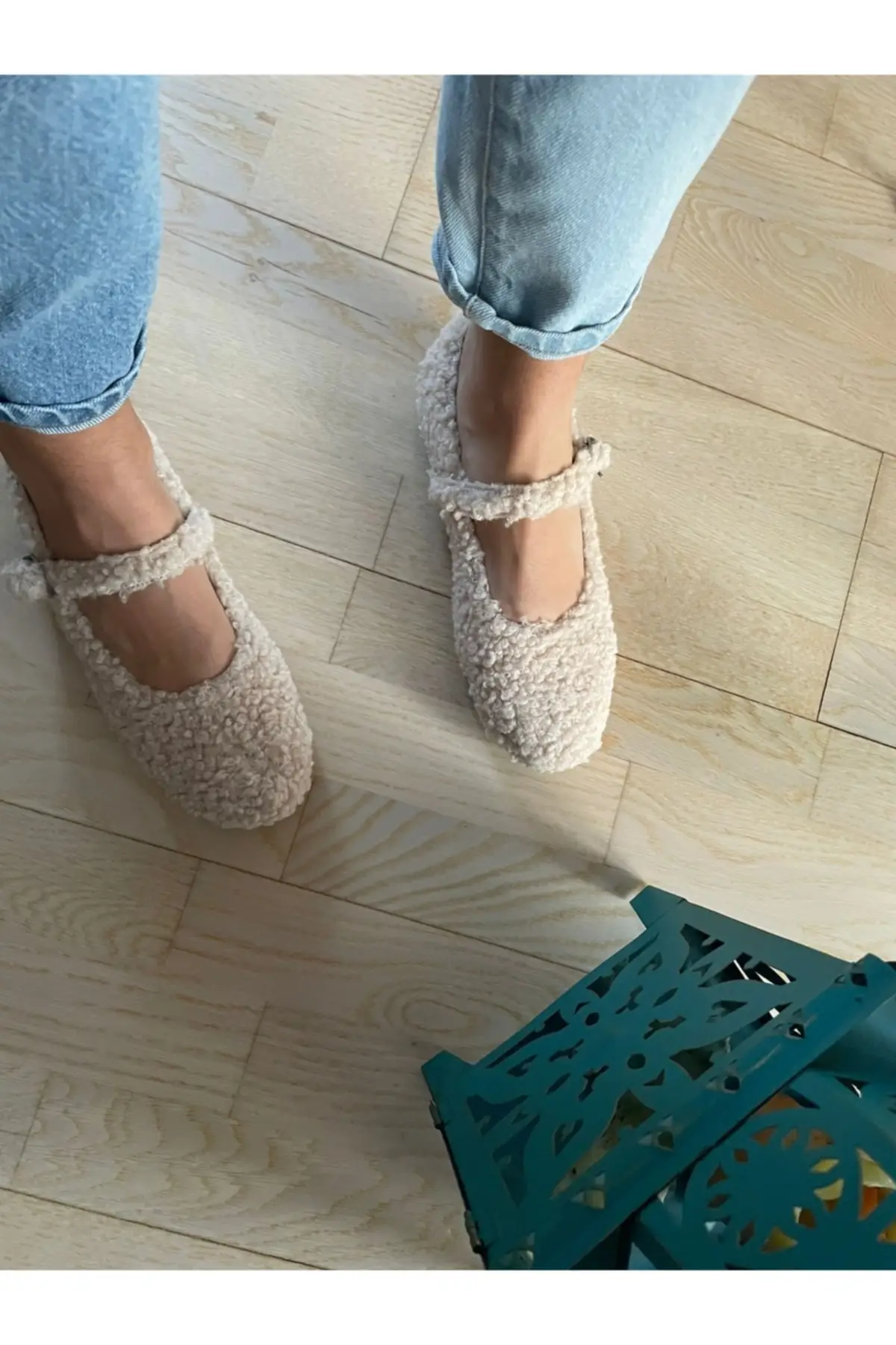 

Women Flats Shoes Furry Fashion Flats For Ladies Casual Shoes Elegant Flat Footwear Summer Ladies Shoes