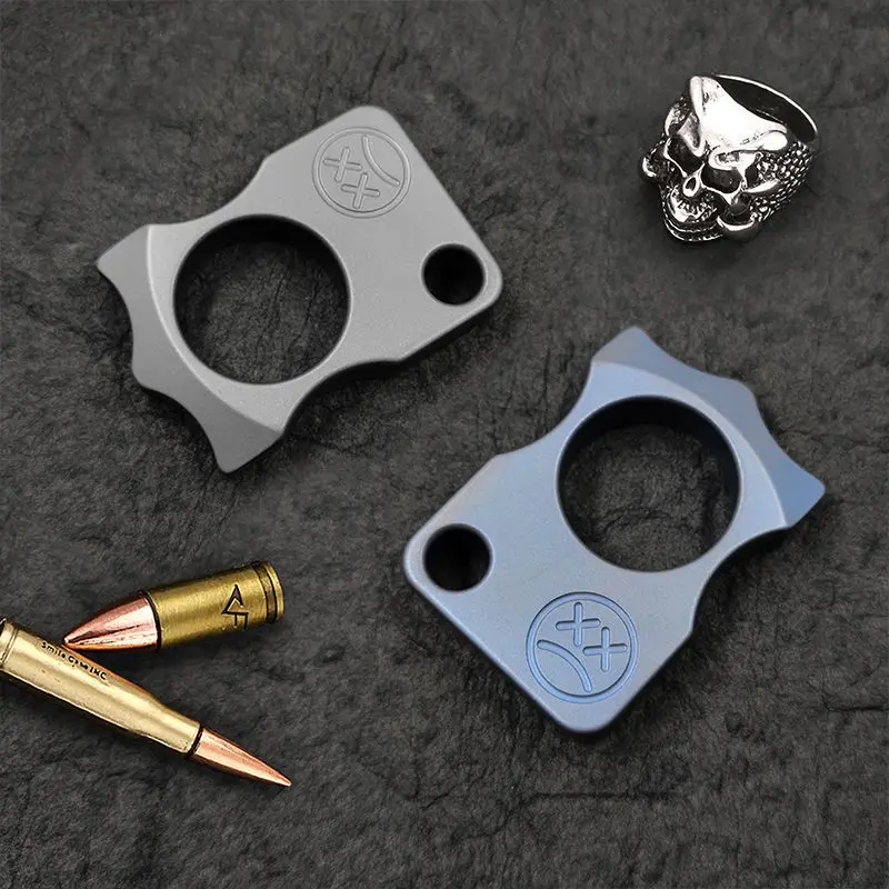 

Brass knuckles Student Finger Lock EDC Keychain Pendant Outdoor Self-Defense Tiger Finger