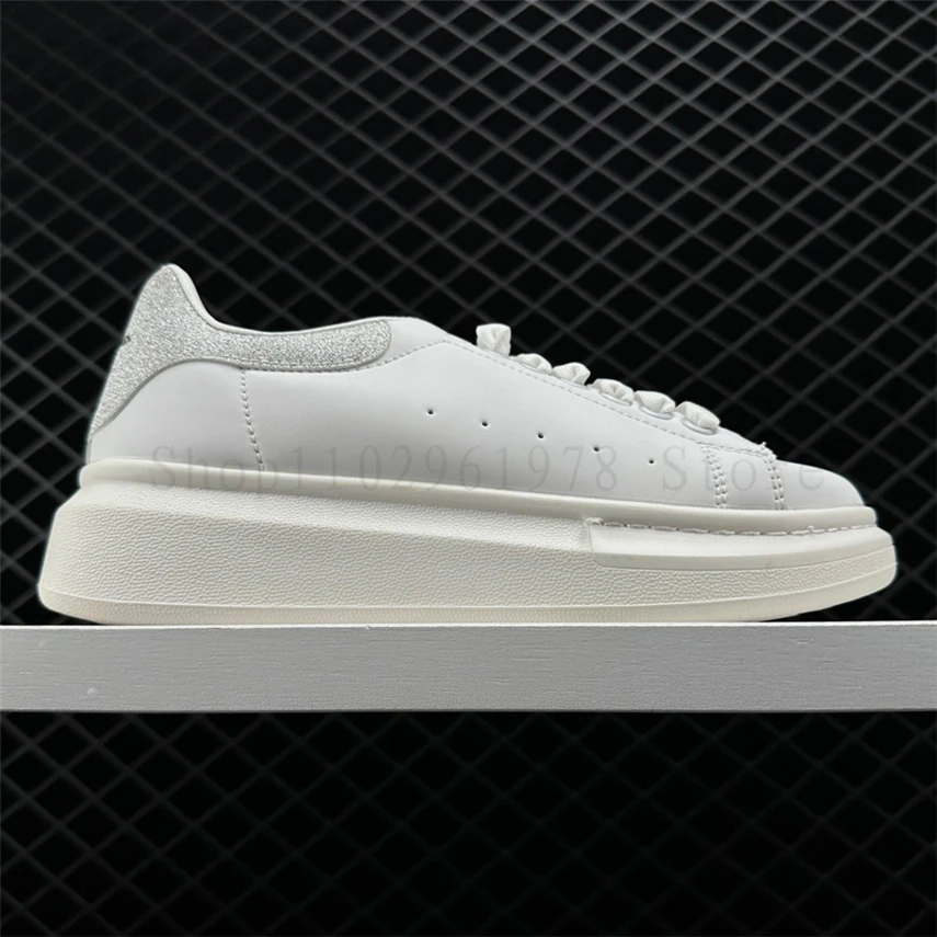 

Mcqueen Sneakers 2023 New Leather Lace Up Fashion White Shoes Alexander Versatile Casual Sports Shoes for Men and Women
