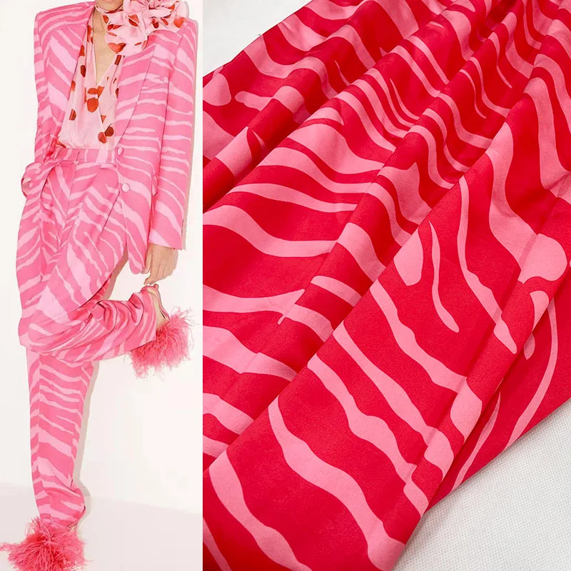 

Европейская и американская красная полосатая Зебра, печатная полиэфирная ткань для женщин, платье, блузка, брюки, ткань для рукоделия