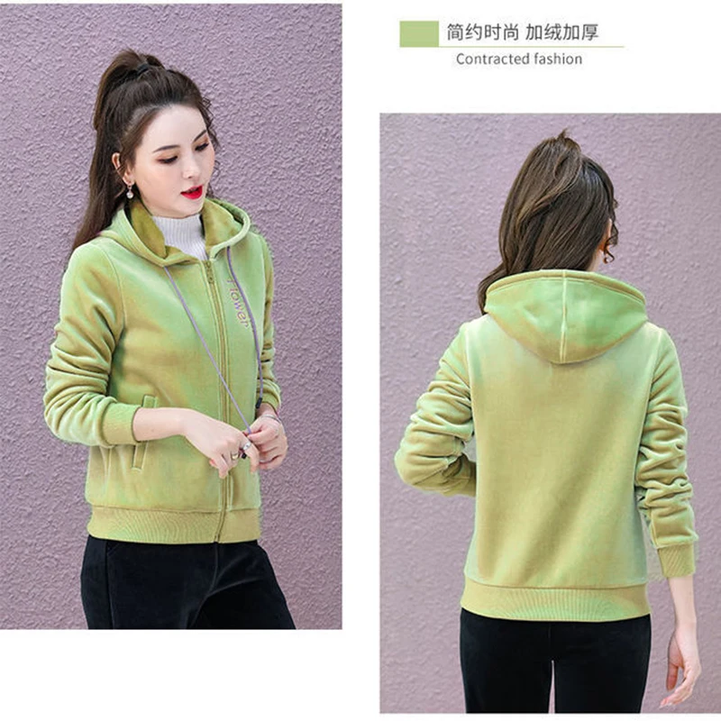 Женский спортивный костюм