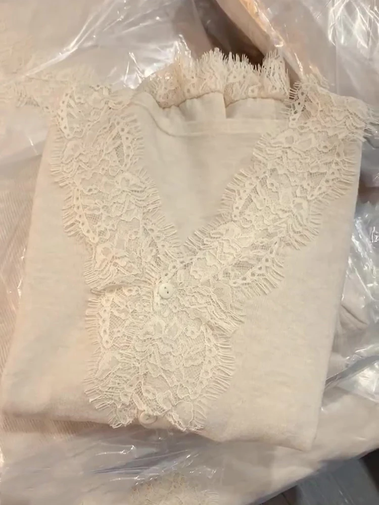 French sle Retro Gentle Wind Apricot Patchwork Lace V-neck Fleece Knit cardigan Autumn and Winter Women clothes Design Sens...