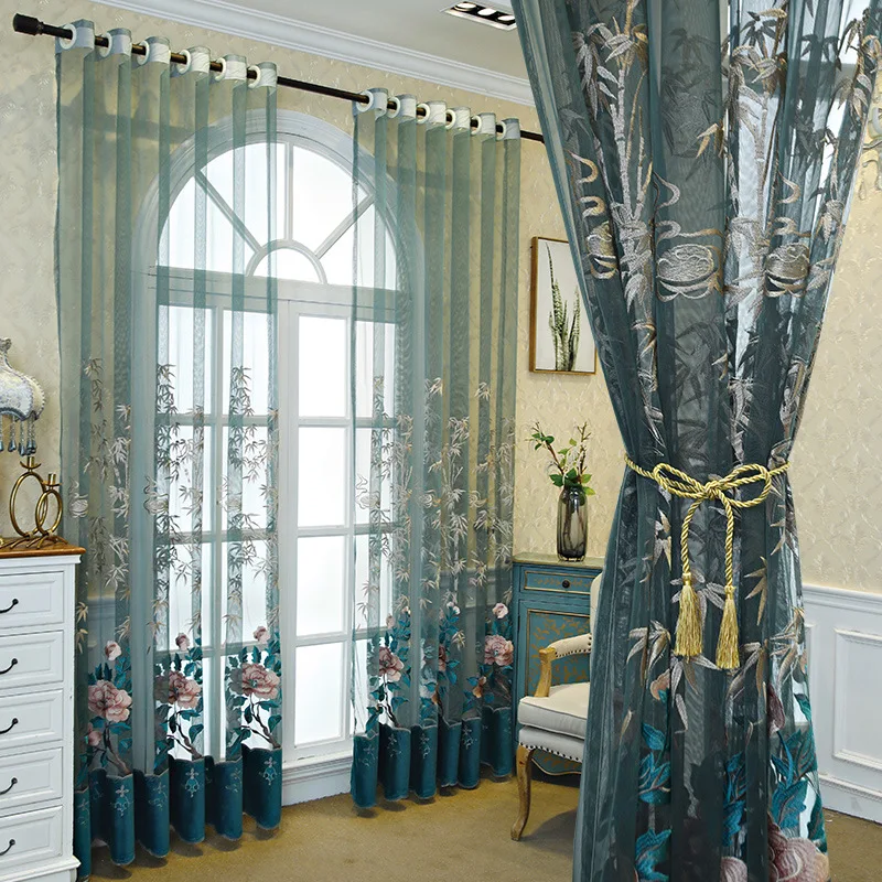 

Шторы для гостиной в европейском стиле с вышивкой