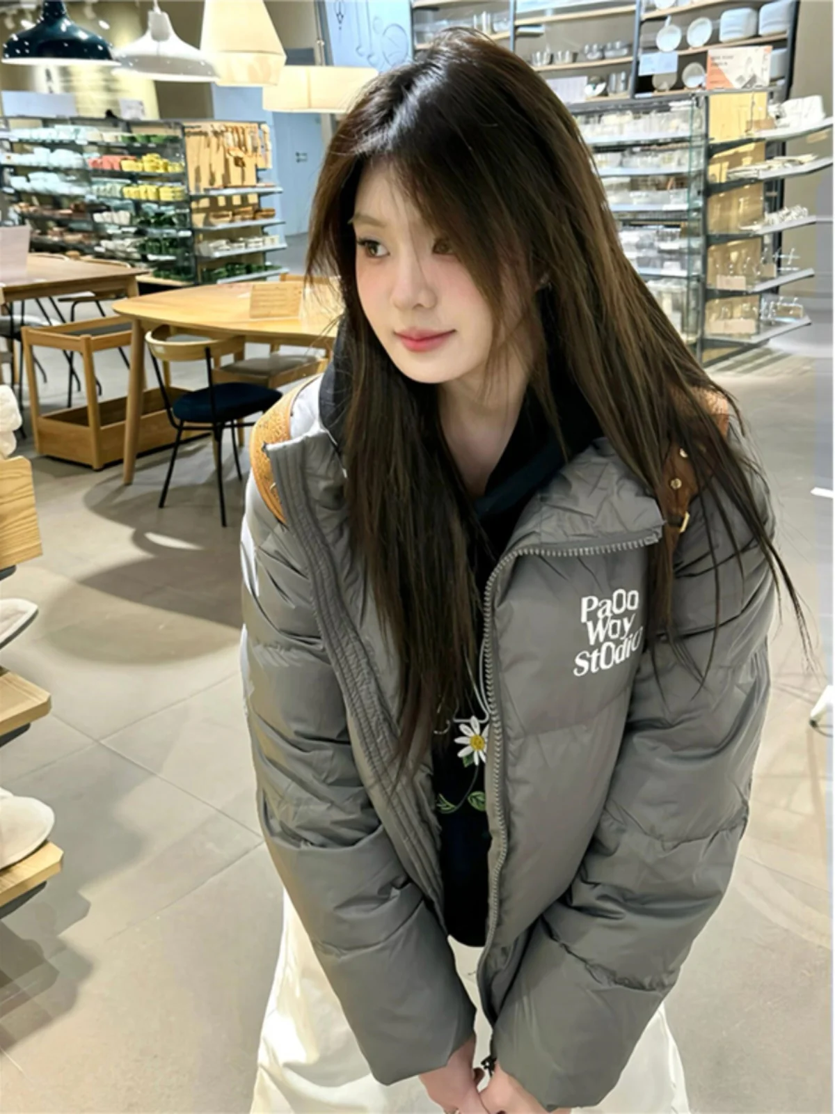 Серый пуховик с воротником-стойкой верхняя одежда для женщин новинка зимы 2024