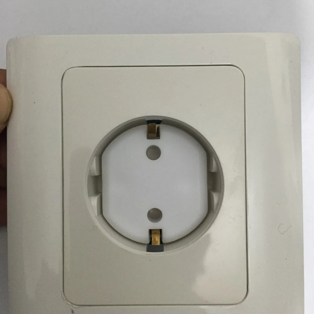

3pcs 10pcs EU Power Socket Electrical Outlet Baby Kids Child Safety Guard Protection Anti Electric Shock Plugs Protector Rotate
