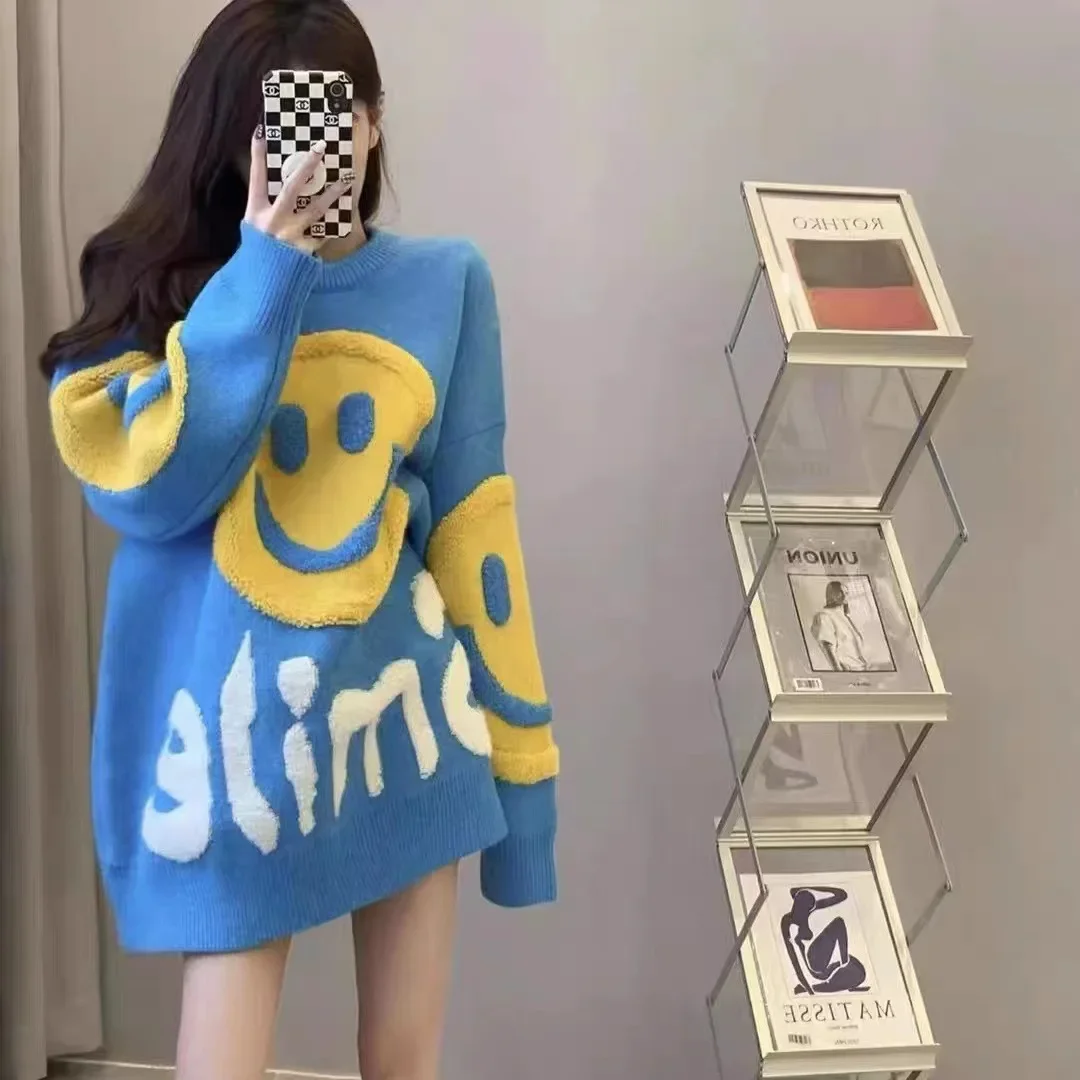 Жаккардовый свитер со смайликом женский свободный крой утягивающий стиль