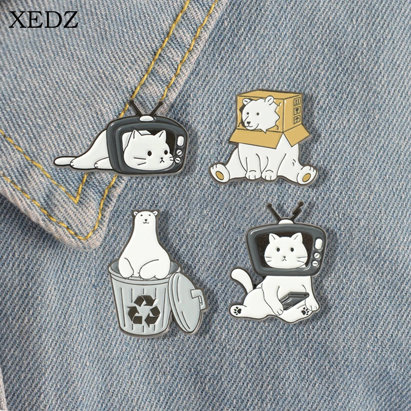 

Funny Animals Cat Bears Enamel Pins Custom Recyclable Trash Cartons TV brooch Lapels Badges Jewelry Gifts for Kids Friends