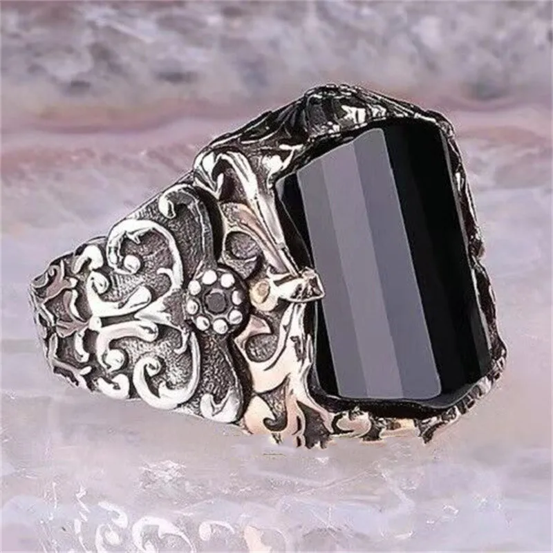 

Copper Material Inlaid Black Gemstone Men's Ring European and American Simple Relief Fashion To Attend The Banquet High Jewelry