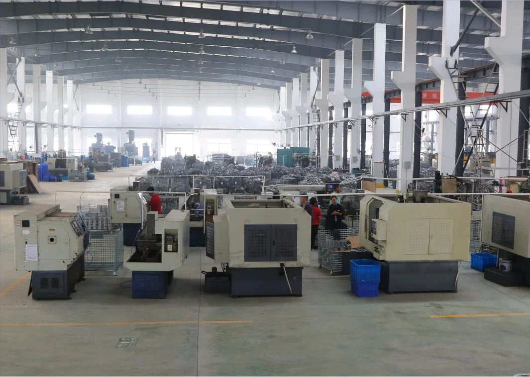 С небольшим безмасляным воздушным компрессором Ce