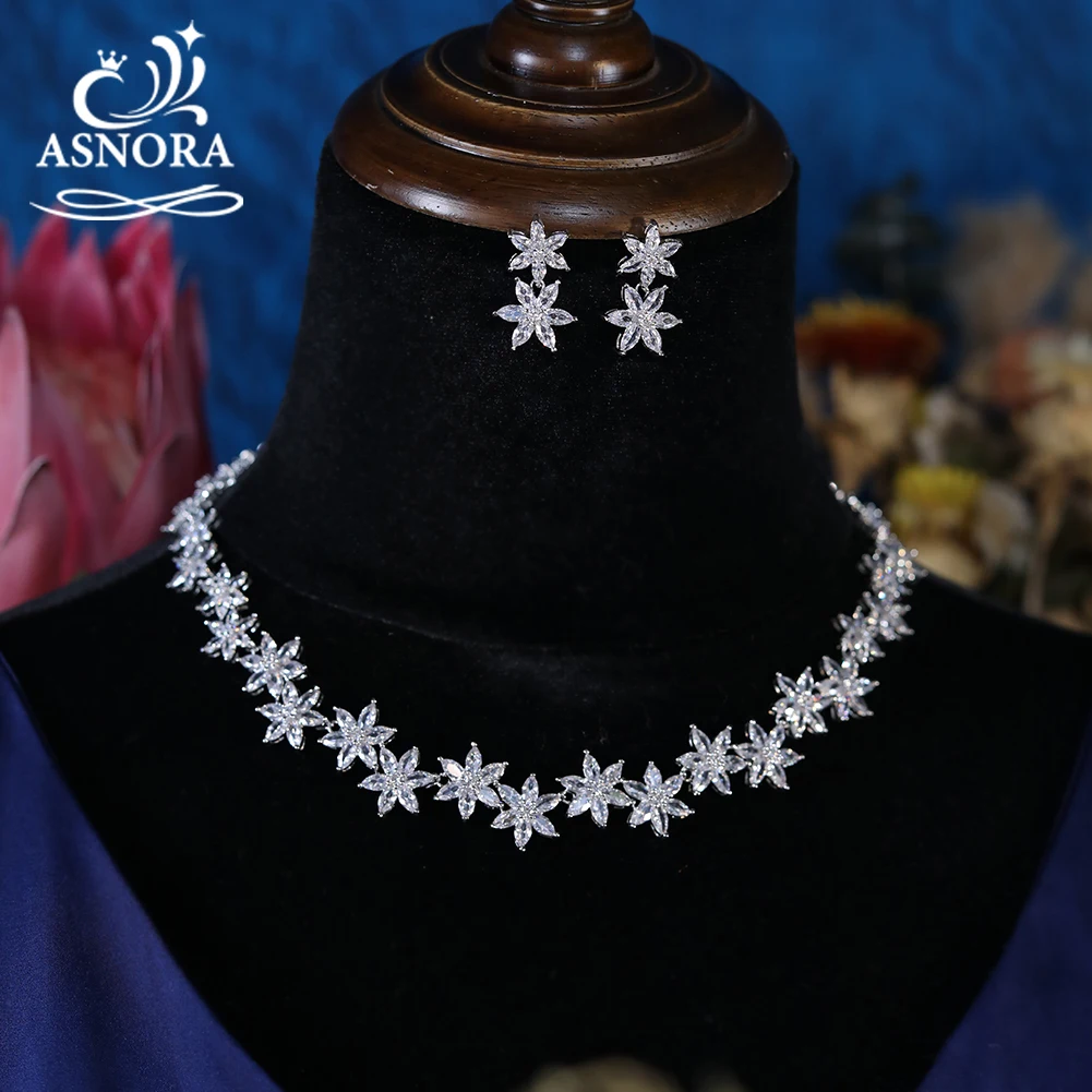 Женский Свадебный комплект из колье и серёг с фианитом