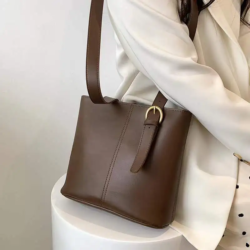 

2022 Women's Bag Trendy Fashion Shoulder Bag Simple European and American Retro Bag Large Capacity Messenger Bag Underarm Bag