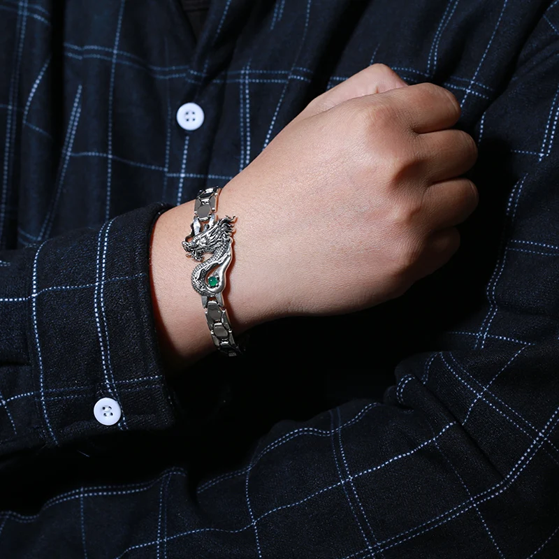 

TS New Domineering Creative Watch with Green Gem Dragon Totem Men's Bracelet Men Personality Trendy Simple European and American