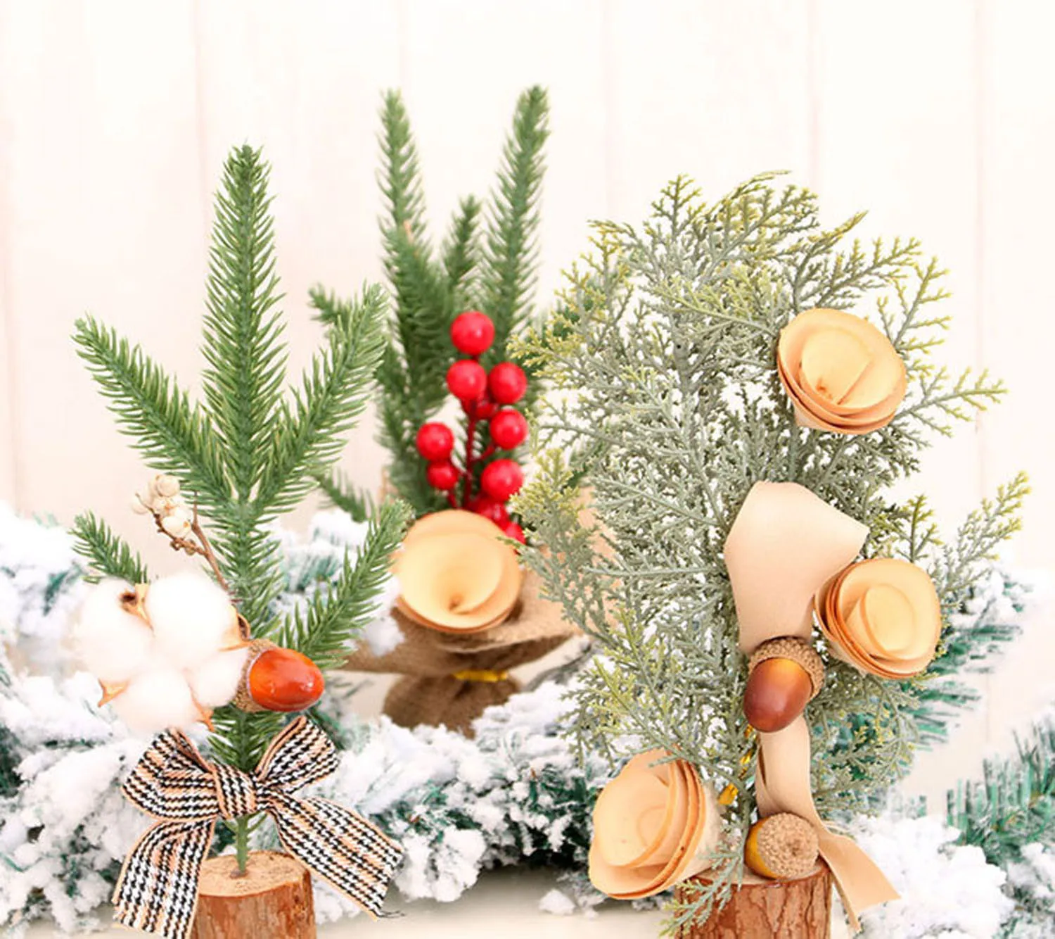 

Mini Christmas Tree Table Ornaments 25cm Desktop Xmas Pine Tree Atmosphere Layout Potted Christmas Decoration Supplies New Year