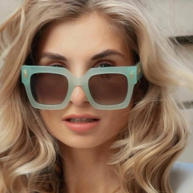 

Vintage Gradient Square sunglasses Women New Fashion Green Clear Oversize Sun Glasses Female Elegant Shades Elegant Eyewear
