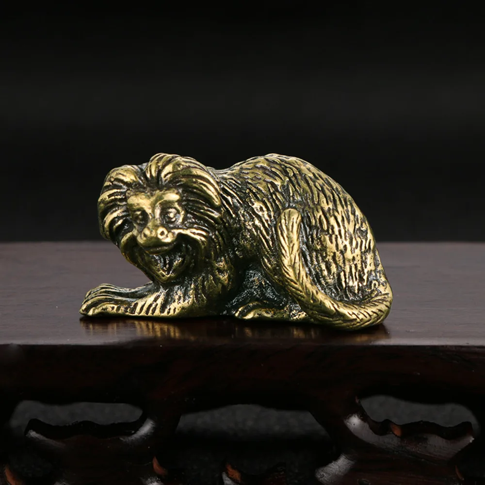 Бронзовая статуэтка льва