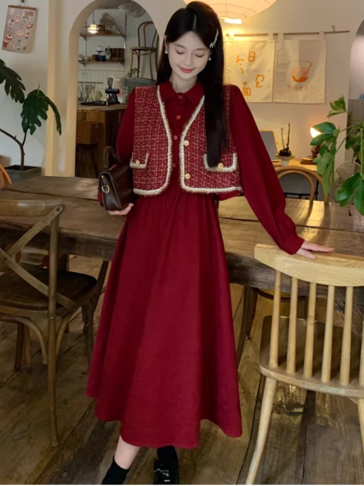 Plus size Chubby Girl French sle Retro Red Waist Hugging Velvet Dress Women Autumn and Winter Design Sense Graceful Vest Set