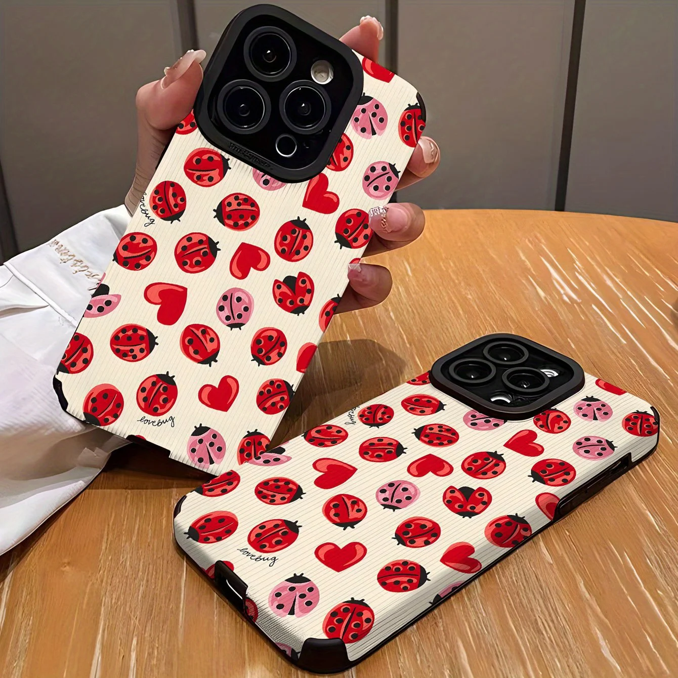 Фото Чехол для iPhone 17 Pro Max с милым сердечком божьей коровки, силиконовый противоударный защитный дизайн, совместимый с iPhone 16, 15, 14, 13 №2
