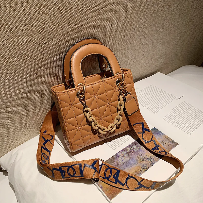2023 New Fashion Luxury Design Tote Bags for Women Handbags Ladies Shoulder Bags Trending Lingge Chain Crossbody Bag and Purse