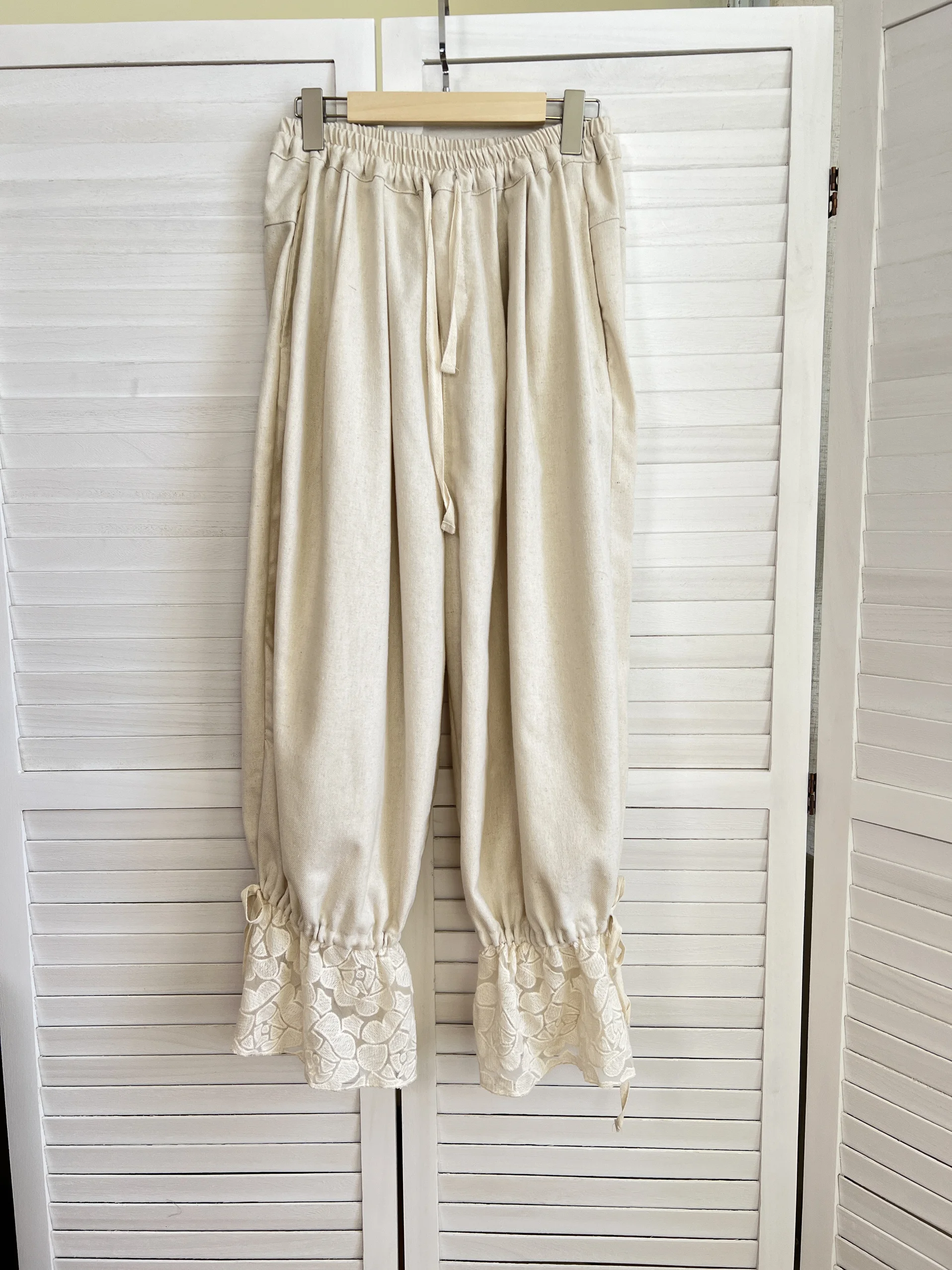 Japan fashion Exquisite Crochet Elastic Closed Hem Casual Pants Linen Stitching Lace Bud-Shaped Bloomers