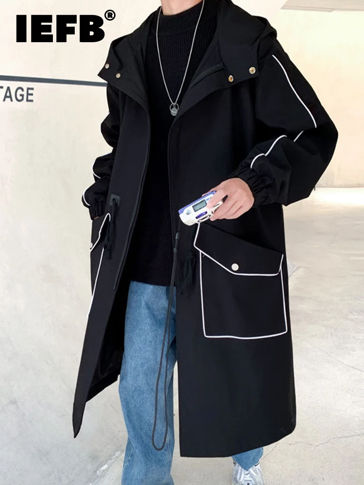 

Осенняя ветровка IEFB, Мужское пальто средней длины, украшение с открытой линией, корейская мода 2023 с капюшоном и длинными рукавами, темпераме...