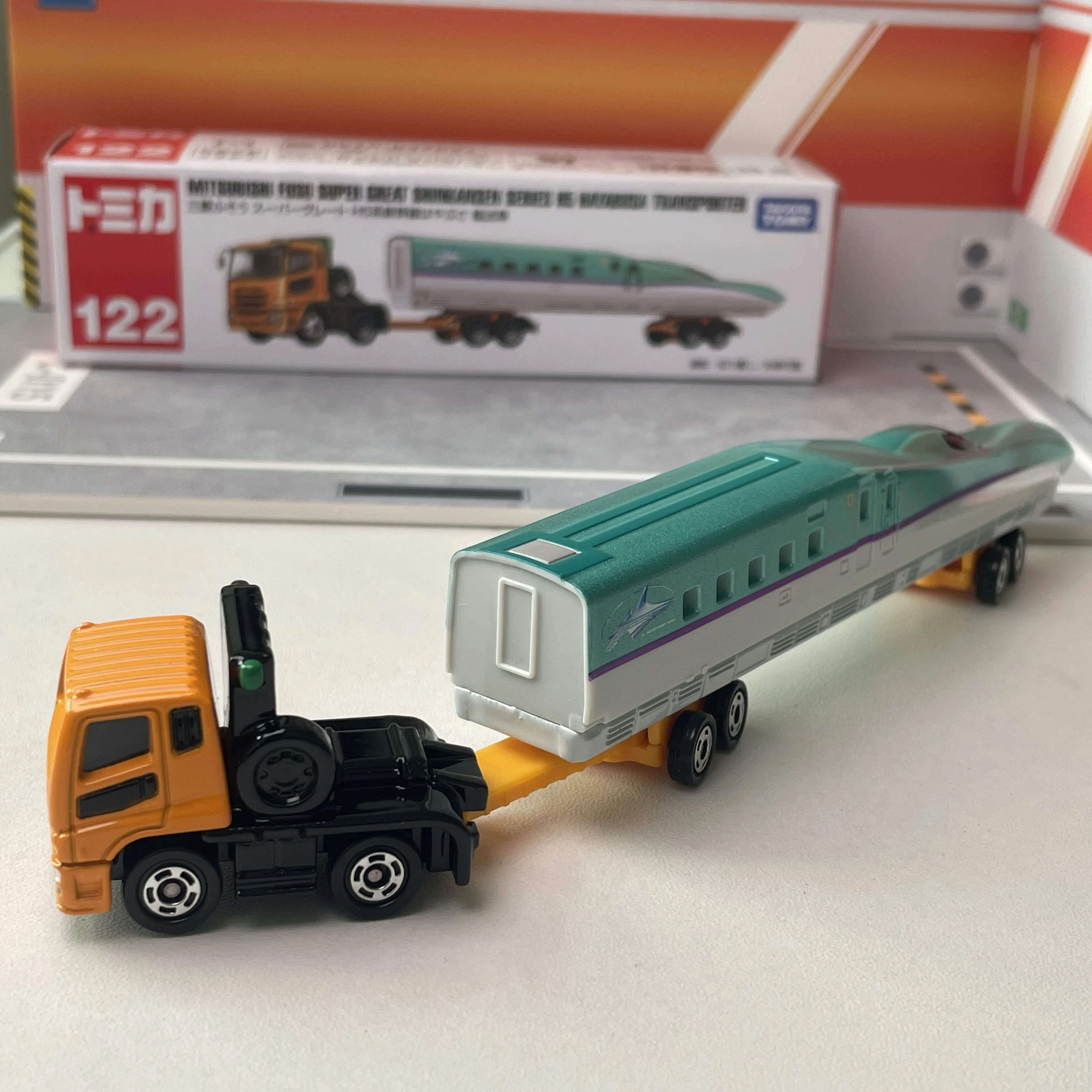 Фото Tomica Long Type No.122 Модель автомобиля из сплава Mitsubishi Fuso Super Great Shinkansen серии H5 Hayabusa Transporter №5