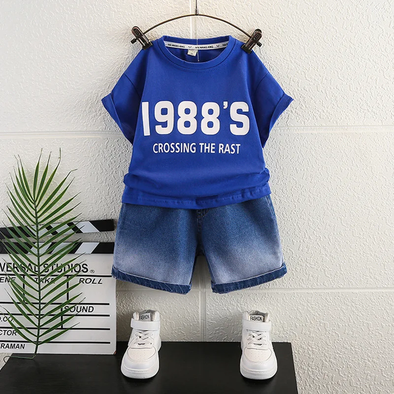 

Футболка с коротким рукавом и шорты для мальчиков 2-10 лет