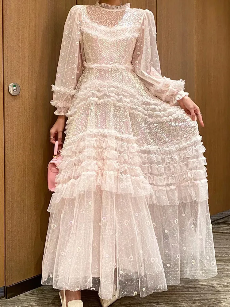 Женское платье с блестками TWOTWINSTYLE белое элегантное Сетчатое составного кроя