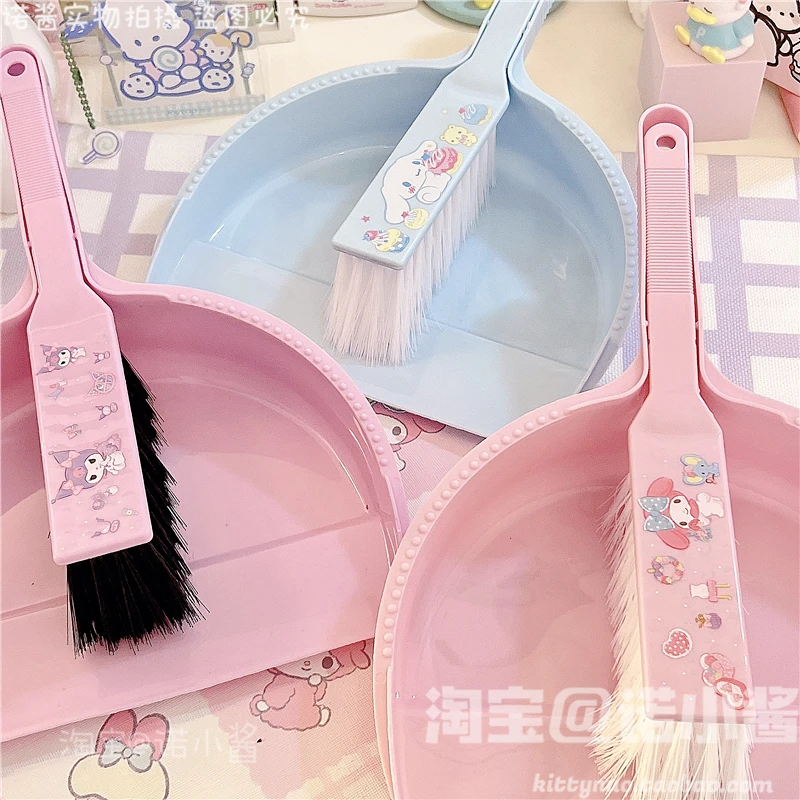 

My Melody Cinnamoroll Kuromi Kawaii Desktop Broom Dustpan Set Children Anime Sanrioed Computer Keyboard Cleaning Debris Brush