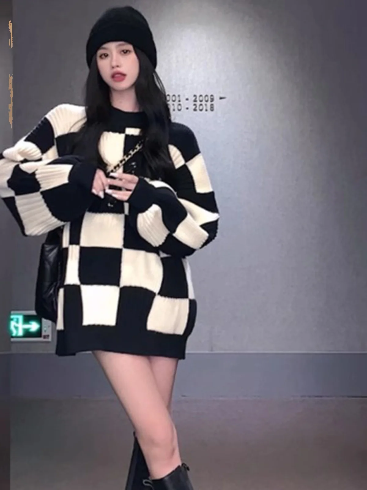 Ретро Гонконг Sle Chessboard Grid Свитер Женский с круглым вырезом Осень и зима Новый