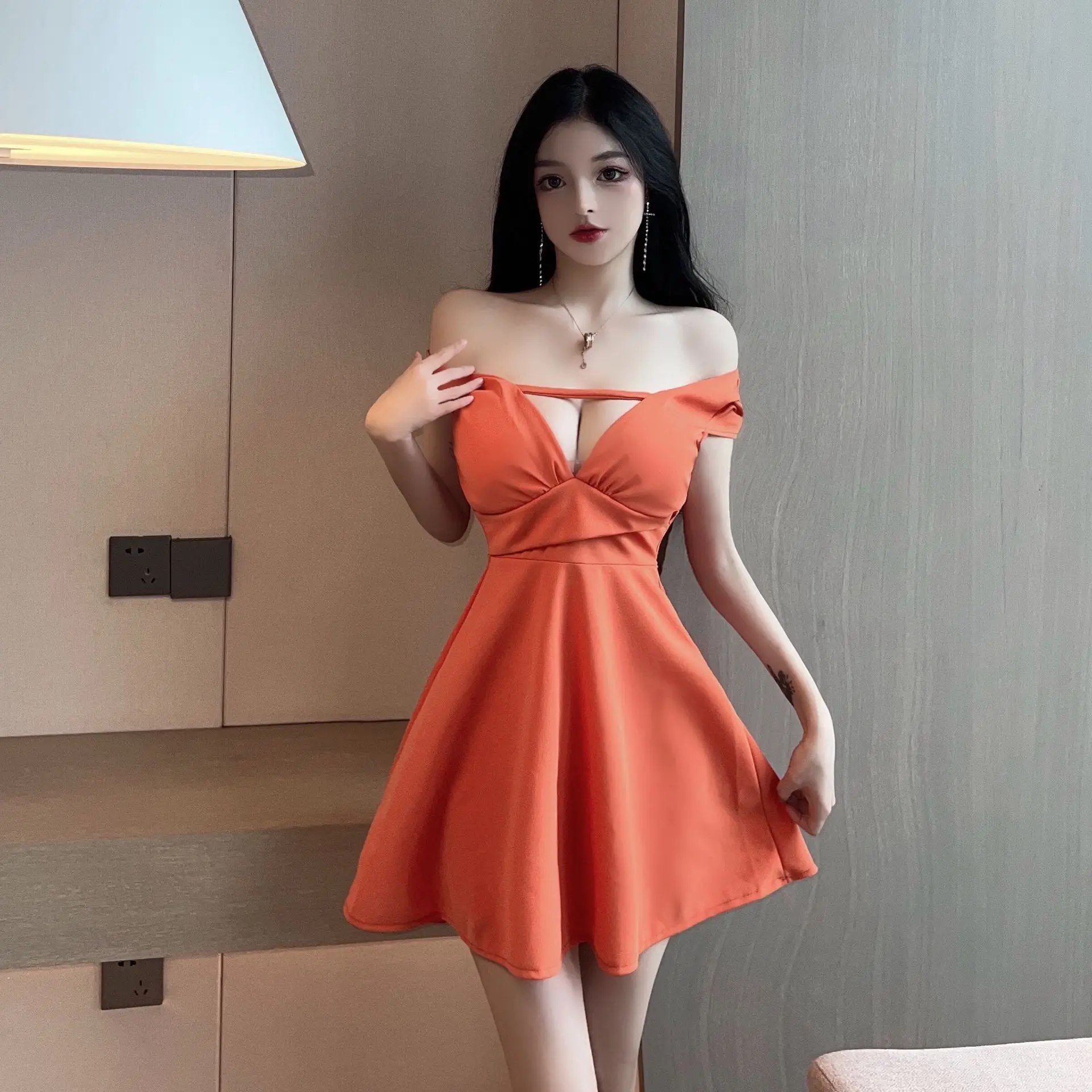 ZB5380 2022 летнее Новое Женское модное темпераментное сексуальное однотонное платье