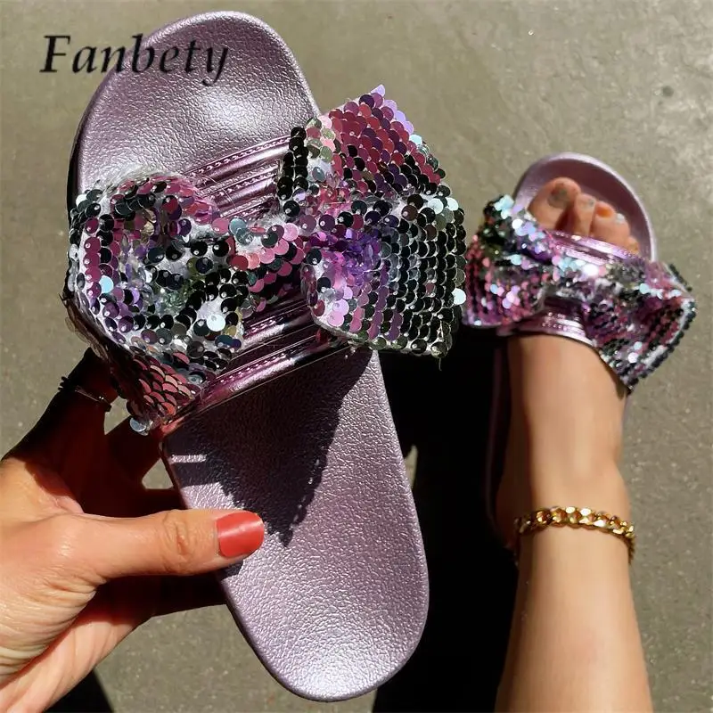 

2023 повседневные Нескользящие мягкие пляжные сандалии на плоской подошве модные однотонные толстые летние женские тапочки с блестками и бантом для улицы