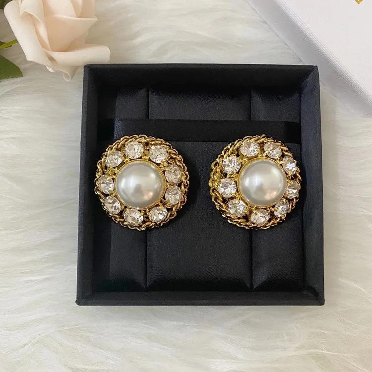 

Vintage round fashion generous ear clip