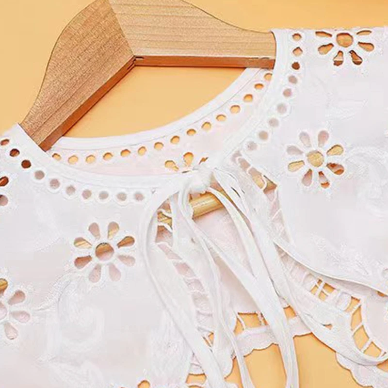 

Women Lace-Up Detachable Collar Shawl Hollow Embroidery Sun Flower Lace Capelet T8DE