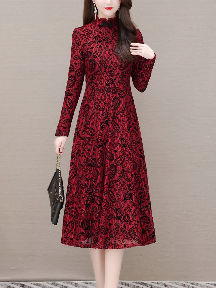 Толстое кружевное платье на флисовой подкладке женское осенне-зимнее