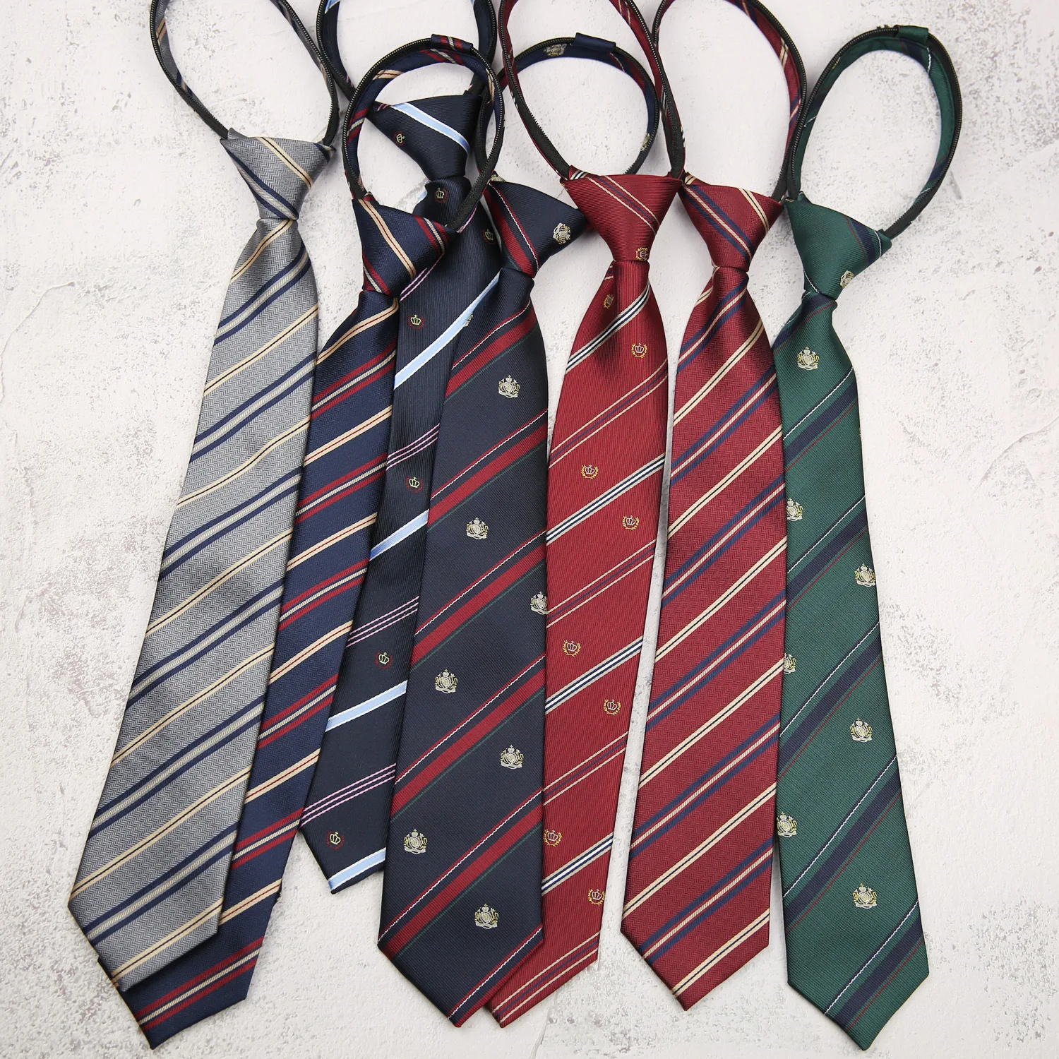 Тонкий мужской галстук-бабочка