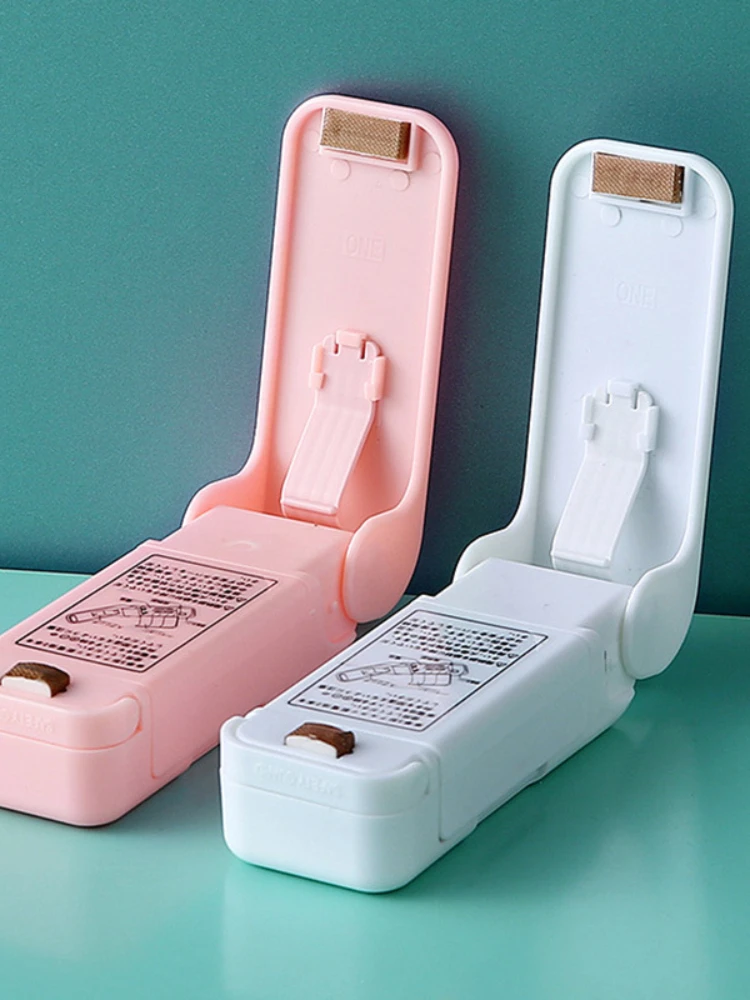 

Small mini hand pressure snack sealer with battery fresh-keeping packaging household plastic bag plastic sealing machine