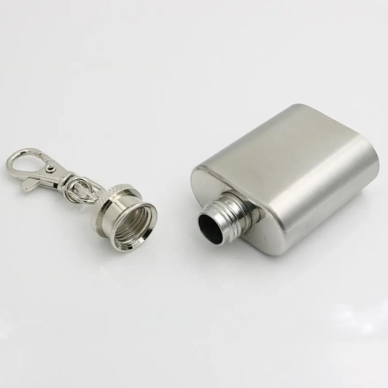 1 Oz Stainless Steel Mini Bottle with Key Chain Portable Party Outdoor Wine Bottle with Key Chain Oval Snuff Bottle Flagon