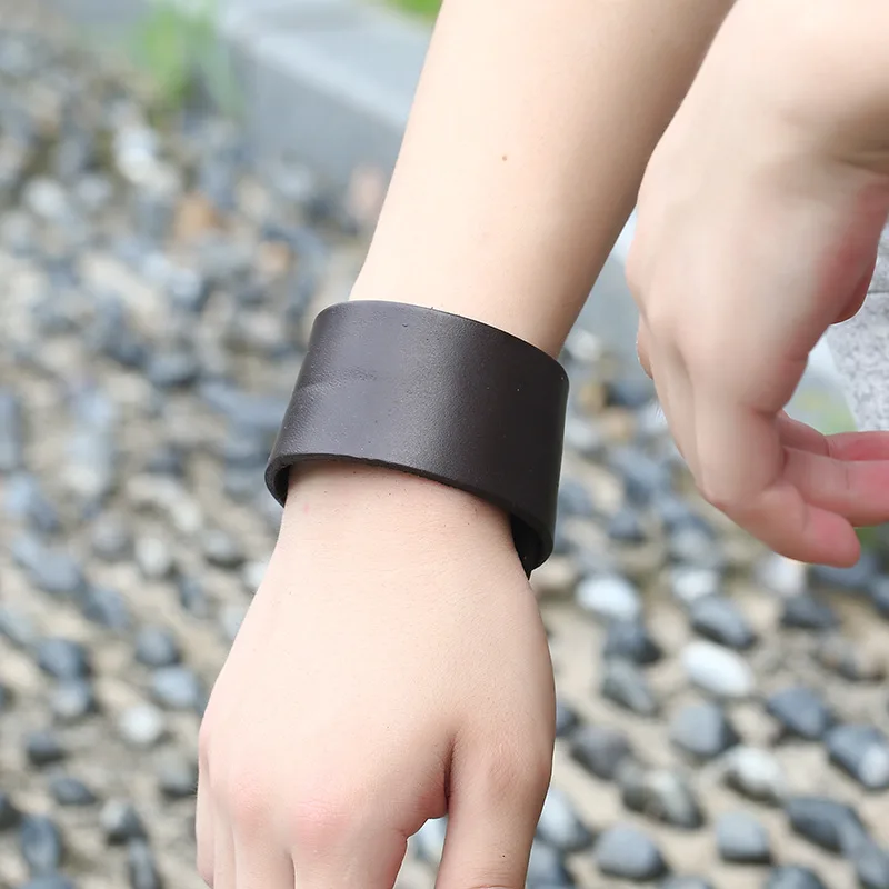 

Fashion Men Vintage Black Brown Real Genuine Cow Leather Bracelet Unisex Punk Wide Simple Design Wristband Men Charm Accessories