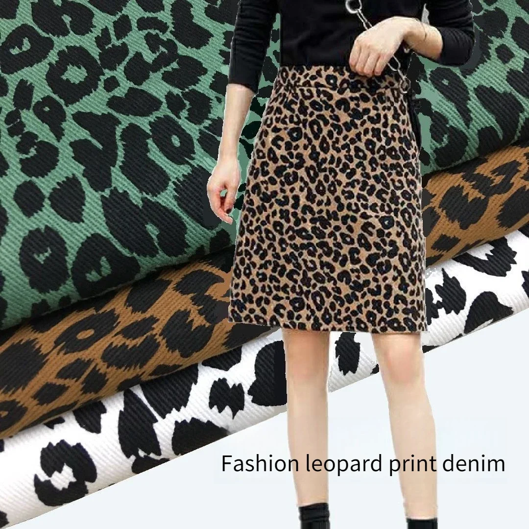 Джинсовая ткань с леопардовым принтом