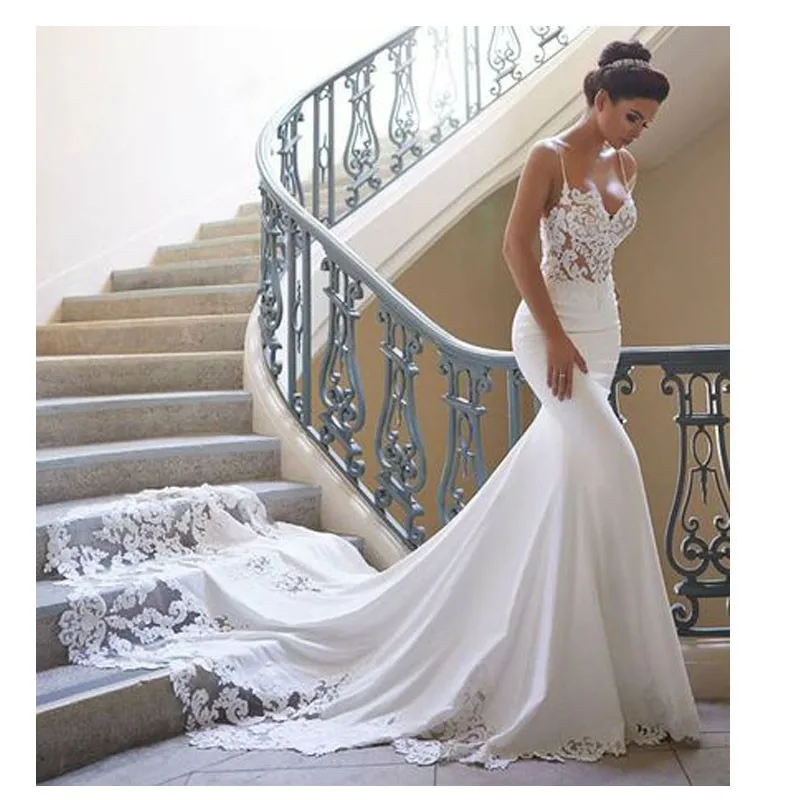

Luxury Lace Crepe Wedding Dress Sexy Spaghetti Straps Long Train Bridal Gowns