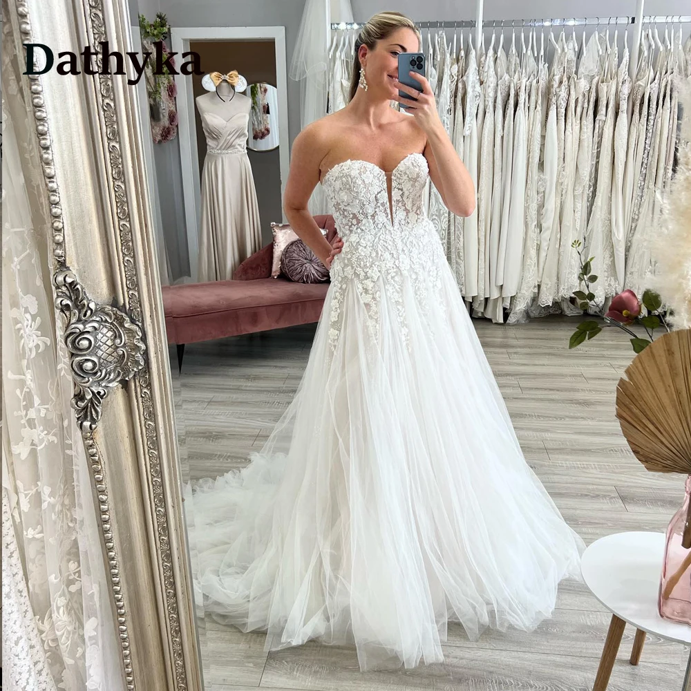 

Dathyka Strapless Classic Wedding Dresses for Mariages Lace Appliques A-Line Tulle Sleeveless Lacing Up Pleats Vestidos De Novia