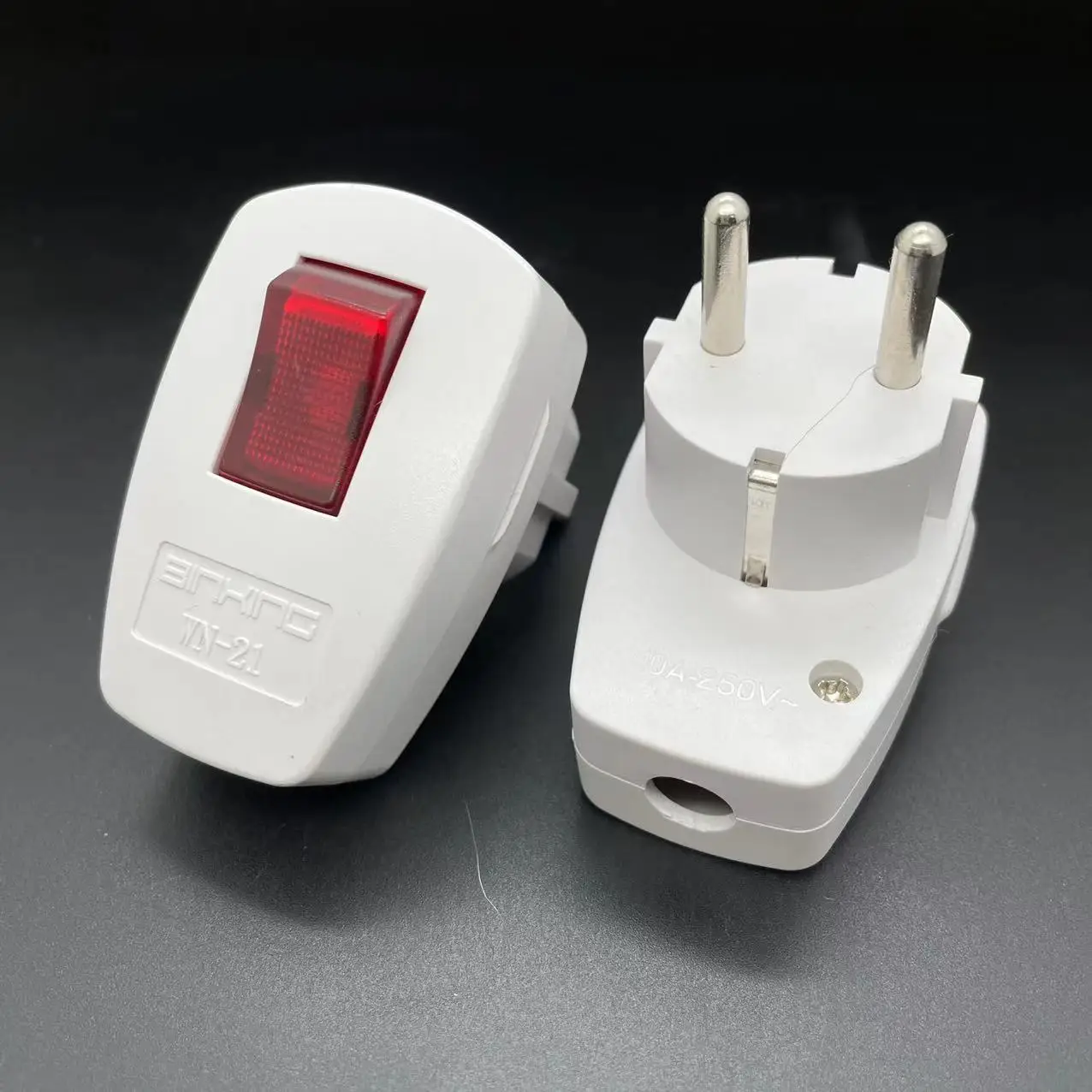 

Germany Schuko Rewireable Power Plug Wih on-off Power Swtich 250V 10A EU CEE 7/7 Standard Adapter Receptacle Connector