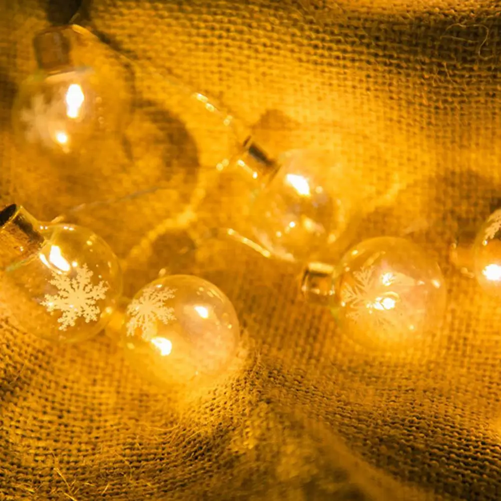 

Рождественская гирсветильник со снежинками и оленями