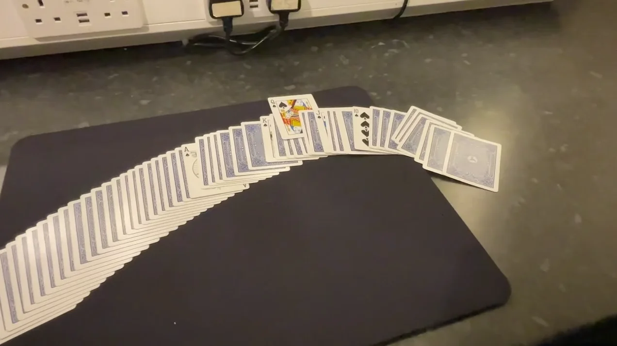 

2023 Royal Triumph by Andrew Frost - Magic Tricks