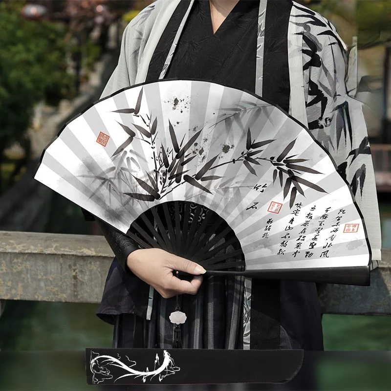 

Складной декоративный веер из бамбука и ткани