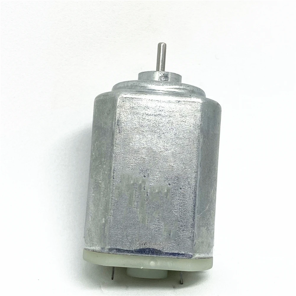 

Машинка для стрижки волос DC 2.4V