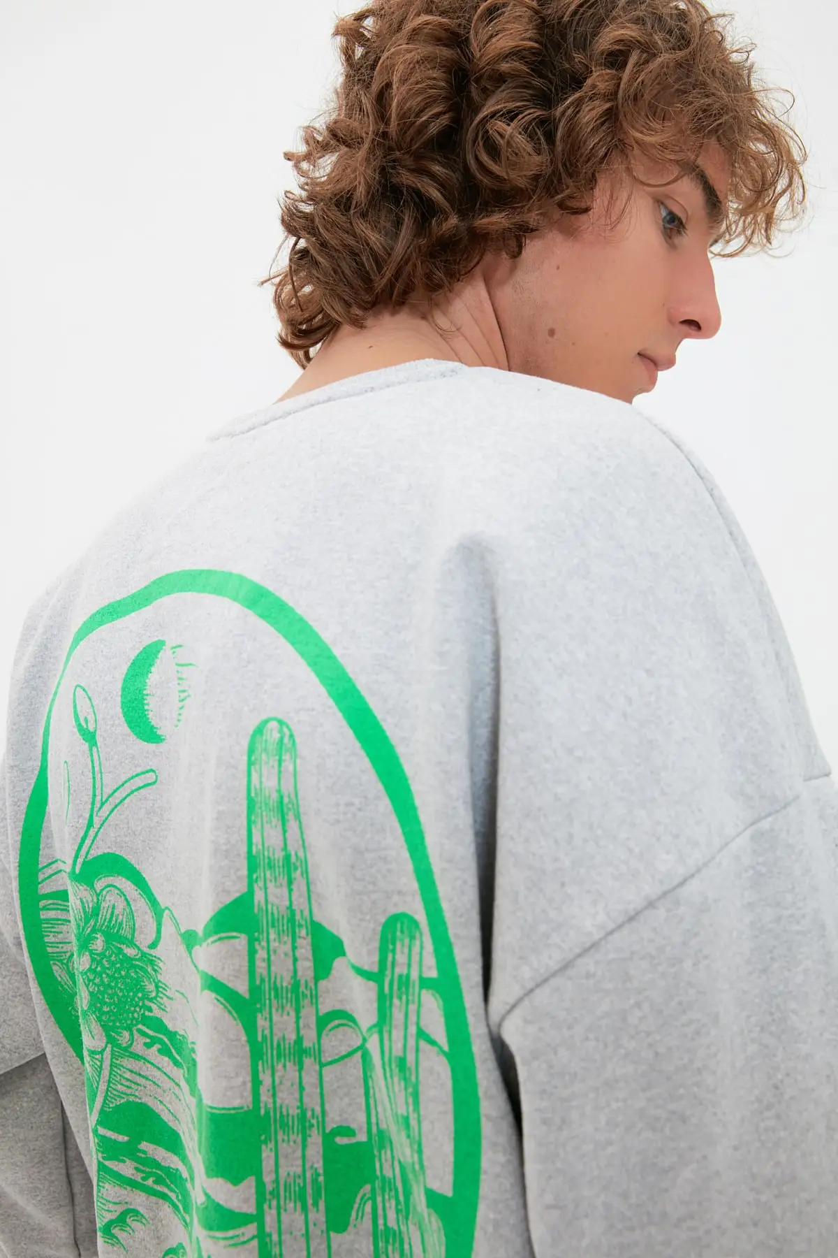 

Trendyol Male Printed Oversize Fit Sweatshirt TMNAW22SW0796